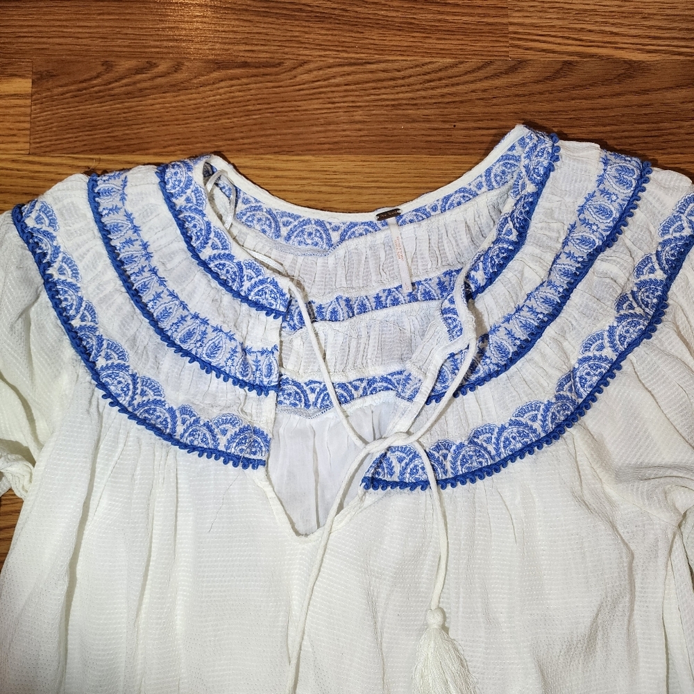 Free People Erin Embroidered Smocked Mini Dress Size Large White and Blue - Picture 4 of 16